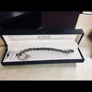 NWT! Macy’s Sterling Silver Bracelet ✨❤️